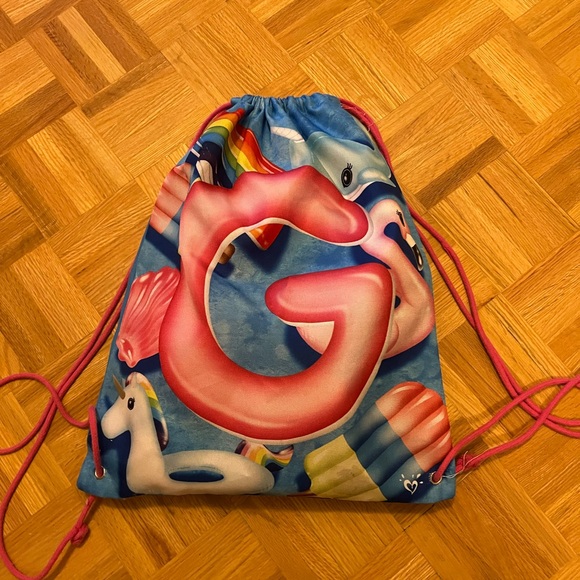 Letter G towel with matching carry bag - Picture 4 of 5